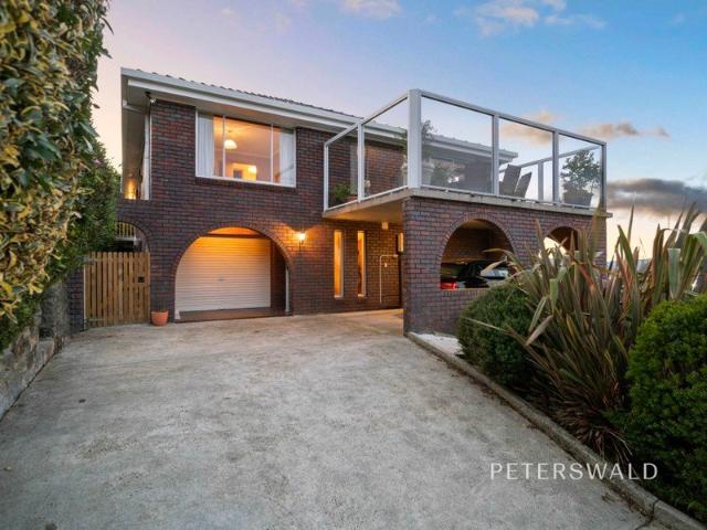 A versatile Sandy Bay opportunity