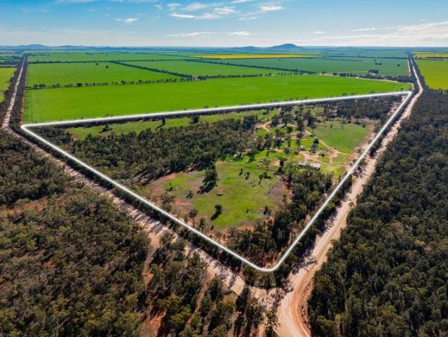 A Versatile Small Acreage Opportunity in Moombooldool