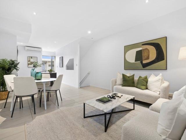 A Versatile Split Level Home in the Heart of Taringa