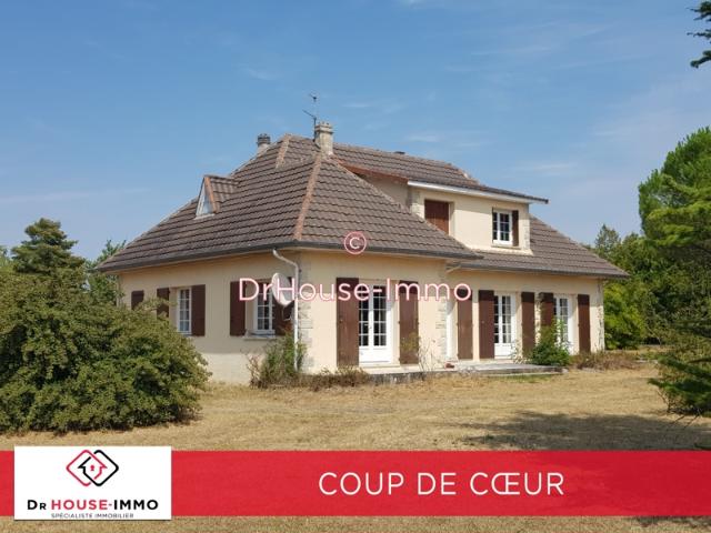 Superbe Périgourdine avec vue panoramique et 8 500 m² de nature un véritable havre de paix