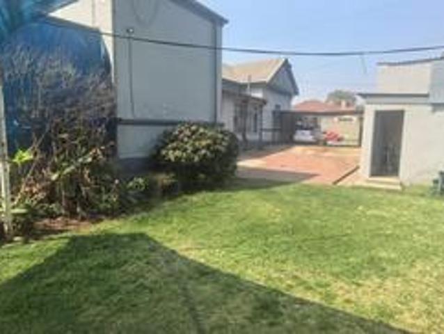 a very huge 5 bedroom home suitable.