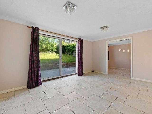 A very well presented and sought after four bedroom detached house in a quiet residential road in Rickmansworth