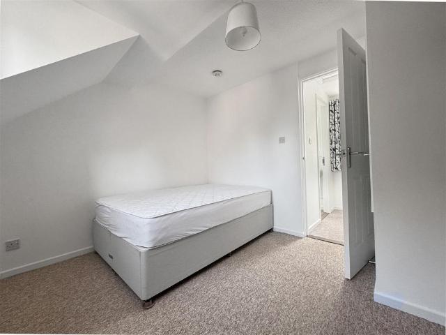 A very well presented, recently refurbished one bedroom end terrace house with private garden, located just off Chesterton High Street. Within walking distance to local amenities, including cafés, a bakery, small supermarket, pubs and a range of take