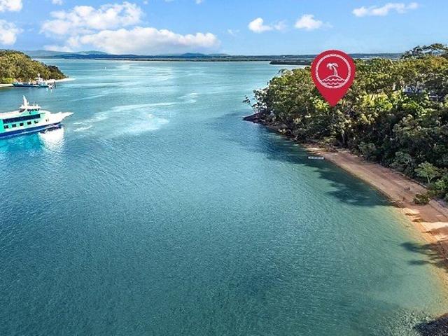 A View Like No Other Absolute Waterfront 2,139m² Approx
