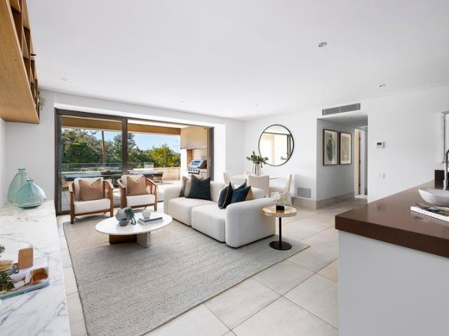 A Villa Like Garden Residence 163sqm approx indoor/outdoor living, Boutique Luxury Just 100m To The Sand