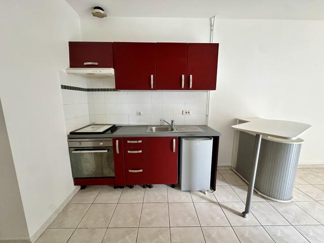 A VILLENEUVE SUR LOT, STUDIO 32,84m2