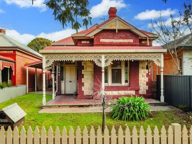 A Vision of Class A Sweet Renovation Contender In An Iconic Address
