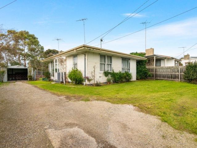 A virtual pot of gold renovated 2 bedroom, or revert back to a 3 bedroom. $$$$