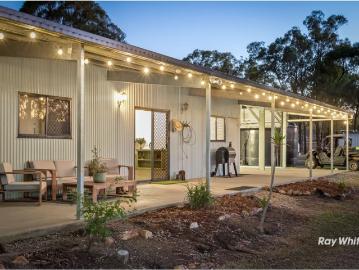 A warm and welcoming country escape where the lifestyle is ready to enjoy