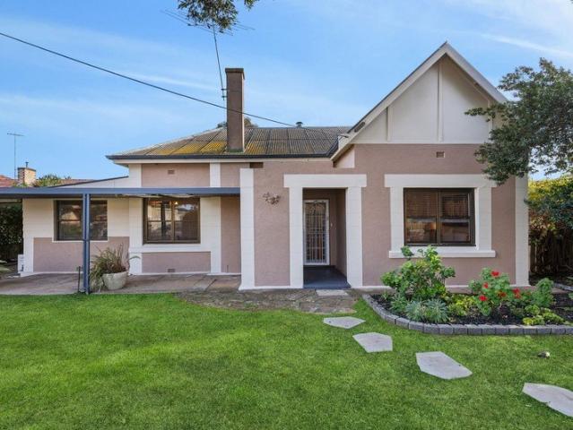 A Warm & Welcoming Home with Room to Enjoy