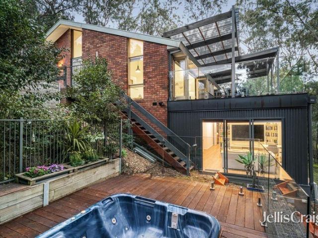 A Warrandyte Sanctuary with Space for Family, Guests or Income