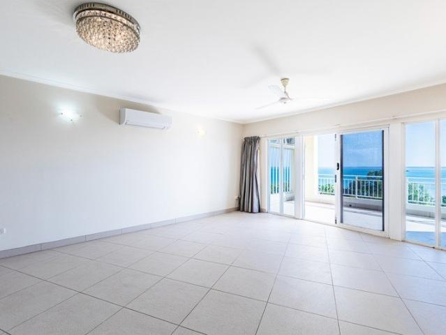 A Water View That Captures You from the Moment You Enter