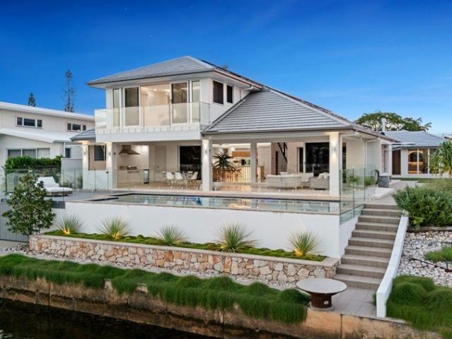 A WATERFRONT MASTERPIECE WITHOUT COMPROMISE