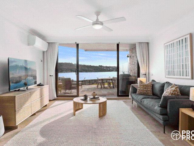 A waterfront sanctuary with panoramic harbour views, a courtyard and effortless access to Manly’s coastal lifestyle. FLEXIBLE SHORT TERM