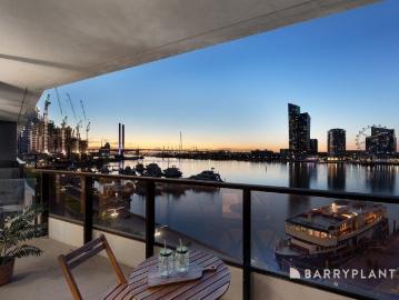 A Home Among a Waterfront Splendour