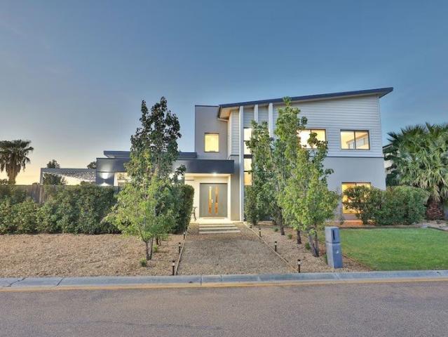 A Waterside Lifestyle or Investment!