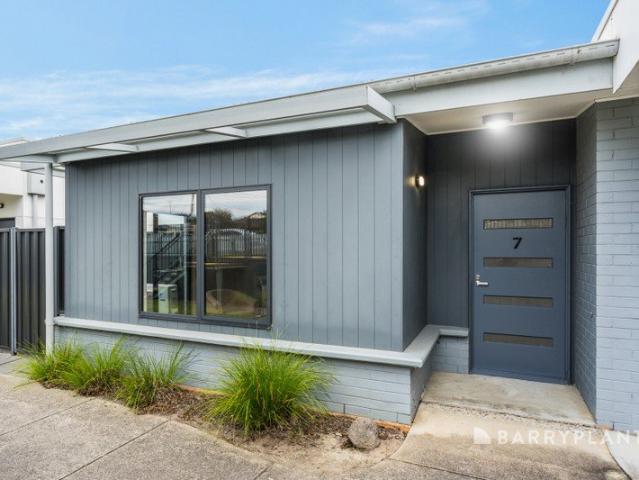 A Welcoming Belmont Home in a Connected Location