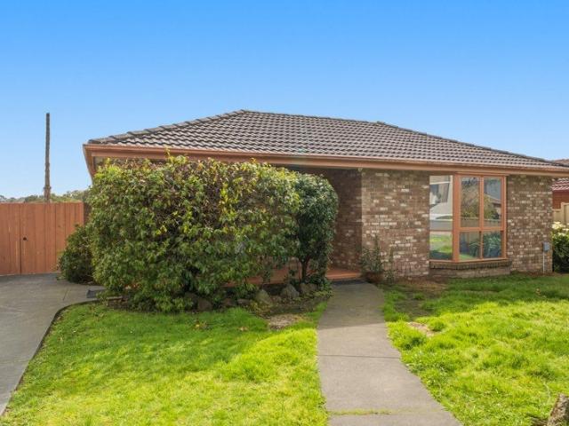 A Welcoming Family Home with Room to Relax & Entertain