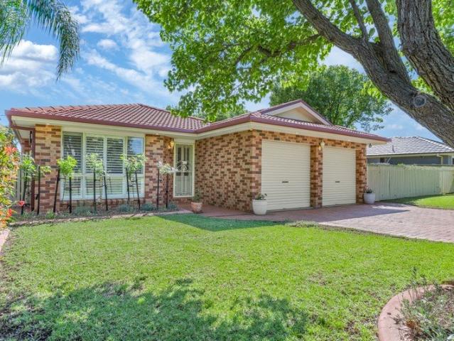 A Welcoming Home in a Peaceful Setting