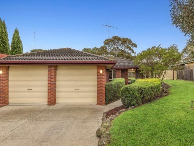 A Welcoming Home in a Quiet Court Setting