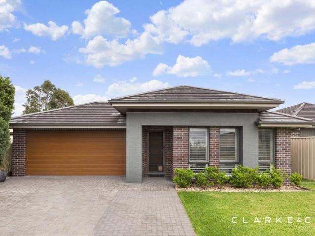 A WELL APPOINTED HEDDON GRETA HOME!