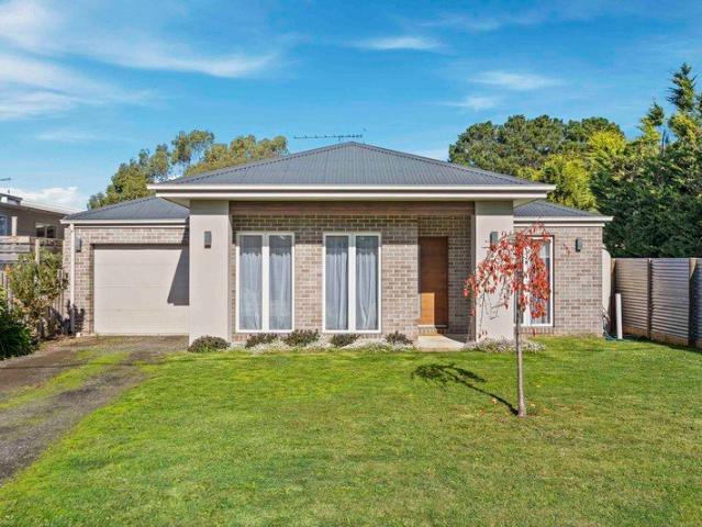 A Well Built And Immaculate Family Home In The Popular Ballan Township