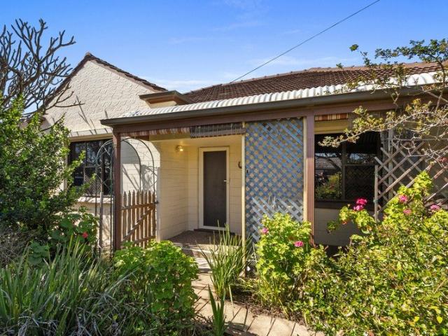 A well positioned opportunity in a sought after western suburbs location