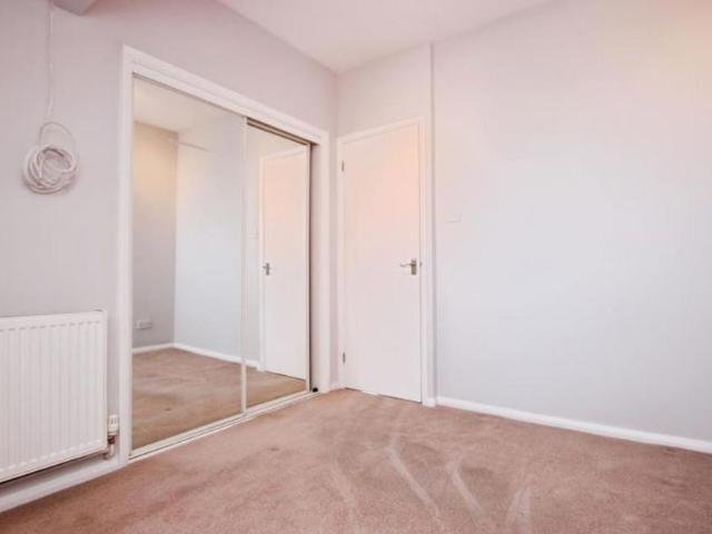 A well presented one bedroom coach house situated in the popular area of Grange Close, Bradley Stoke