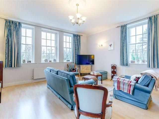 A well presented apartment with allocated parking