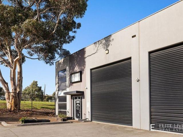 A well presented high clearance warehouse and office