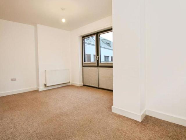 A well presented property in Wapping Wharf, within easy walking distance of Temple Meads and the City Centre