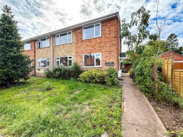 A well presented two bedroom home with a modern kitchen, private garden and convenient location in Astwood Bank. To Let £995pcm