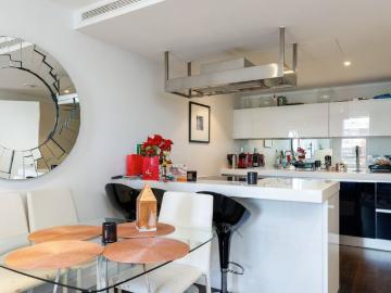 A well presented two bedroom spanning 866 SqFt on the fifth floor located in Grosvenor Waterside which is located a short distance from Sloane Square and Victoria Stations