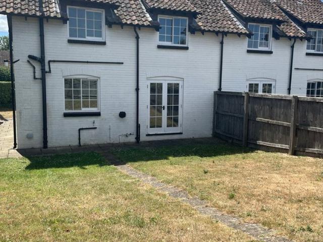A well presented, recently redecorated, three bedroom semi detached cottage situated in the peaceful village of Wintringham. Yew Tree Cottage benefits from off street parking and an enclosed rear garden, within easy reach of Malton, Scarborough and York