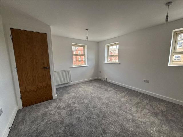 A well presented three storey, 2 bedroom end of terrace property set in a sought after residential housing estate