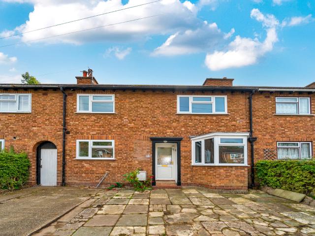 A well proportioned three bedroom house located in Stourport on Severn. To Let £1,150pcm