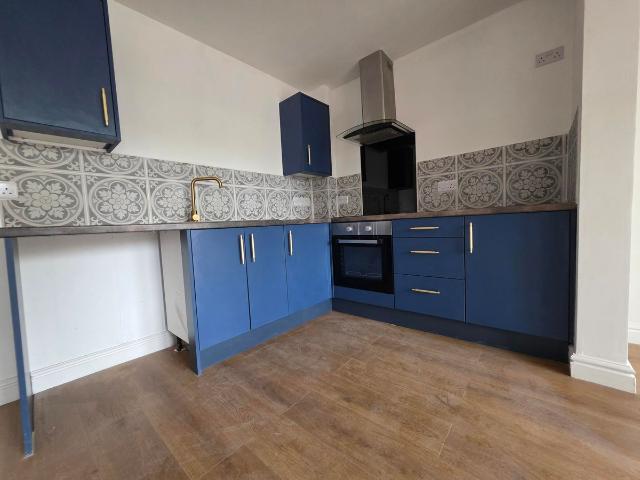 A Wellington Road, Bilston WV14, 1 bed flat to rent, £800 pcm | PrimeLocation