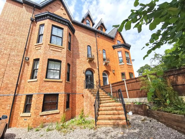 A Withington Road, Manchester M16, 2 bed flat to rent, £1,350 pcm | PrimeLocation