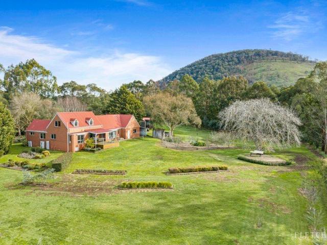 A Wonderful Lifestyle Awaits in Stunning Rural Surrounds