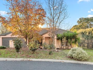 A world of exquisite design and unparalleled comfort at 21 Robinia Place