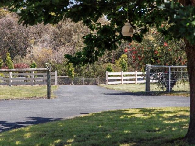 A World of Possibilities: 2.5 Acres With 2 X Approved Building Envelopes