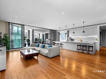 A World Class Apartment in Melbourne's Arts Precinct
