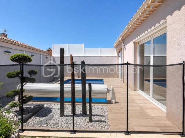 À 15 MIN DE MONTÉLIMAR – VILLA PLAIN PIED 157,47 m² AVEC 4 CHAMBRES, PISCINE ET GARAGE