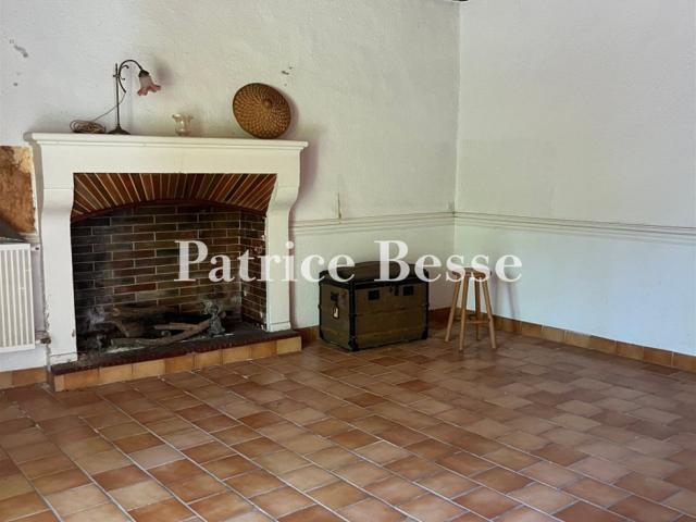 À 15 min de Poitiers, une maison avec jardin à rénover 235m² Poitiers