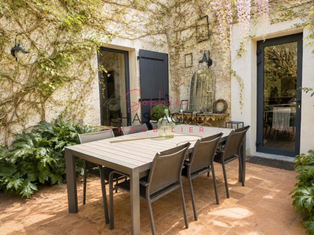 A 15 min de St Emilion, maison en pierre de 260 m2 avec 5 ch. 260m² Saint Emilion