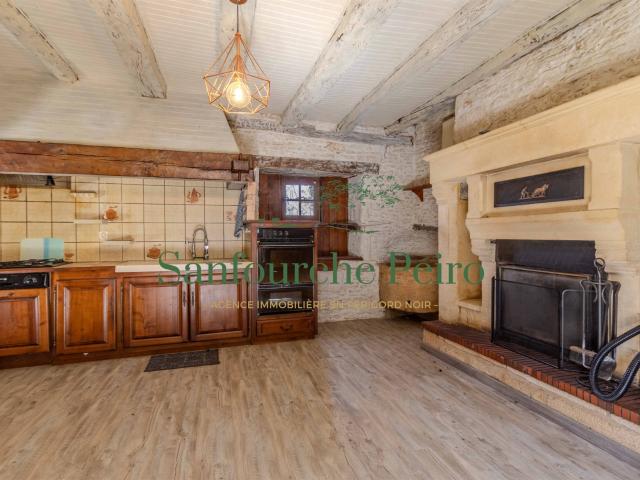 À 15km au Nord de Sarlat Périgord Noir 186m² Saint Geniès