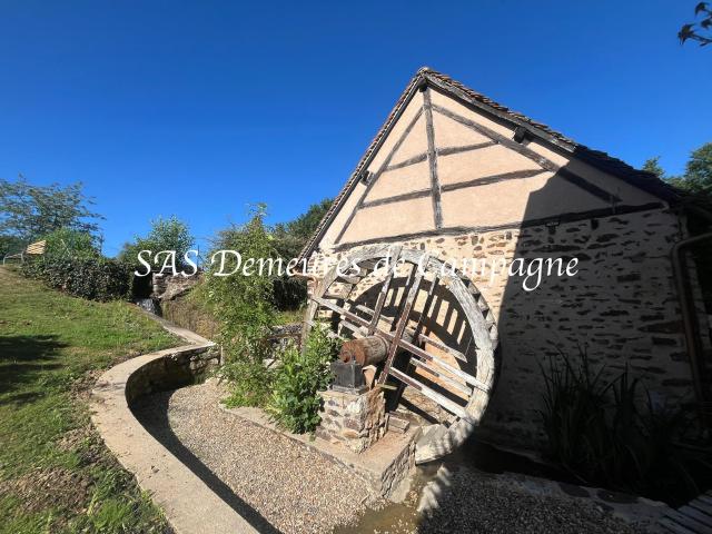 A 15mn de Sancerre et son vignoble, ancien moulin datant des. 420m² Jars