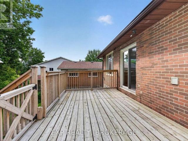 A 17 Shaw St, Kingston, ON K7K 4Y5