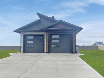 A 10230 Avenue, Grande Prairie, AB, T8V 6M6 house for lease | Listing ID A2320 | Royal LePage