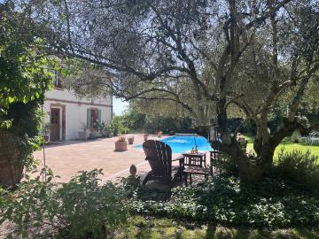 A 10 min de l'Union Bâtisse rénovée du XVIIIe siècles avec piscine et chambres d'hôtes